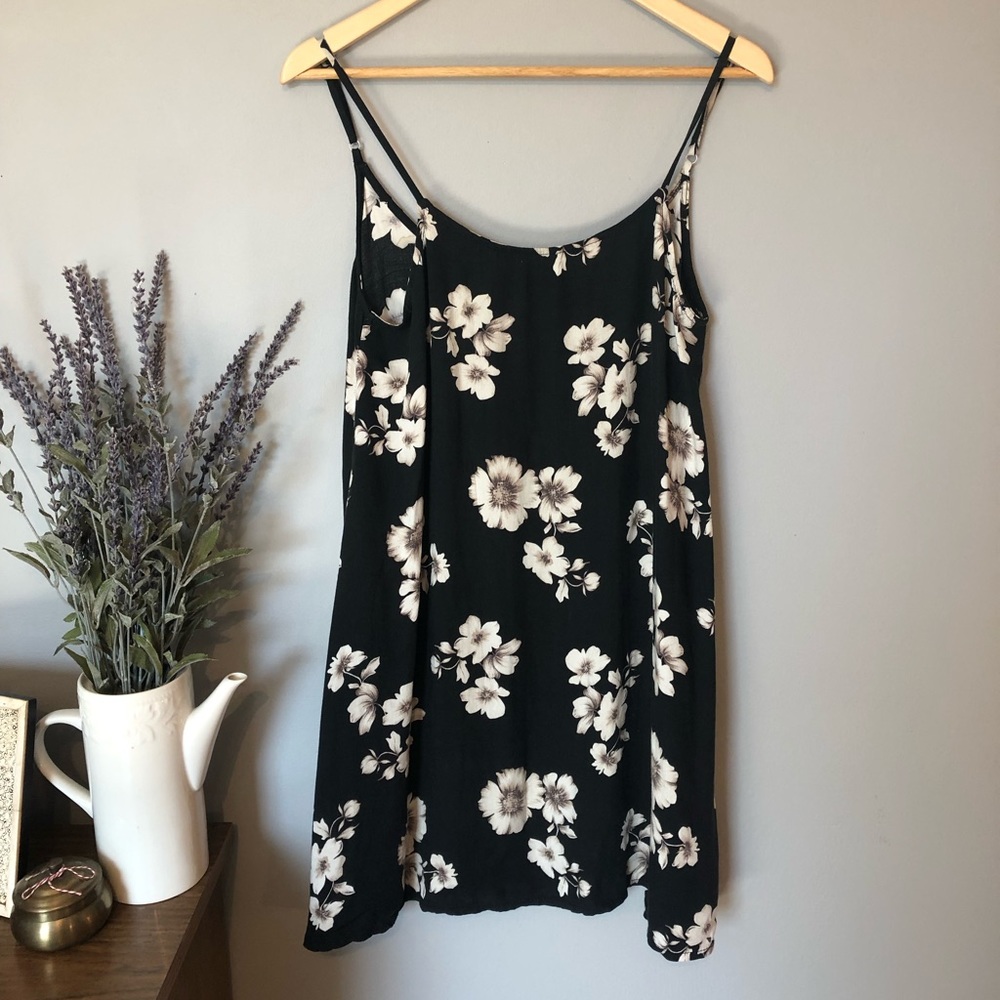 Floral flowy sun dress